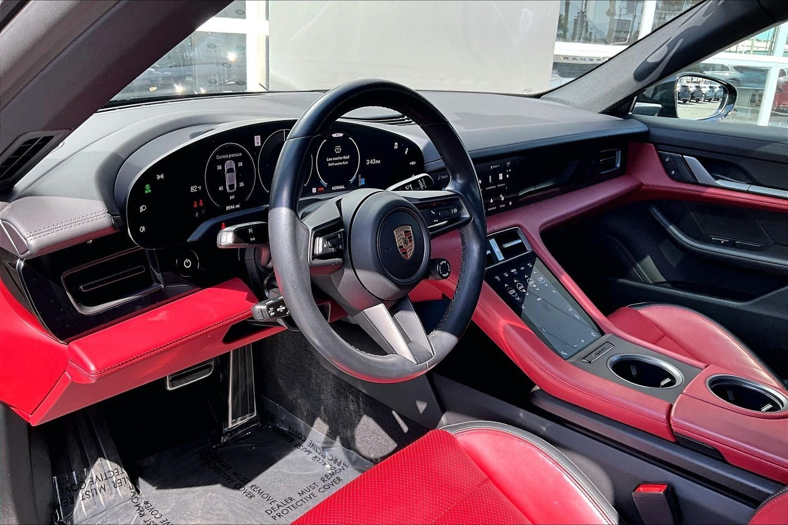 Used 2025  Porsche  image 14
