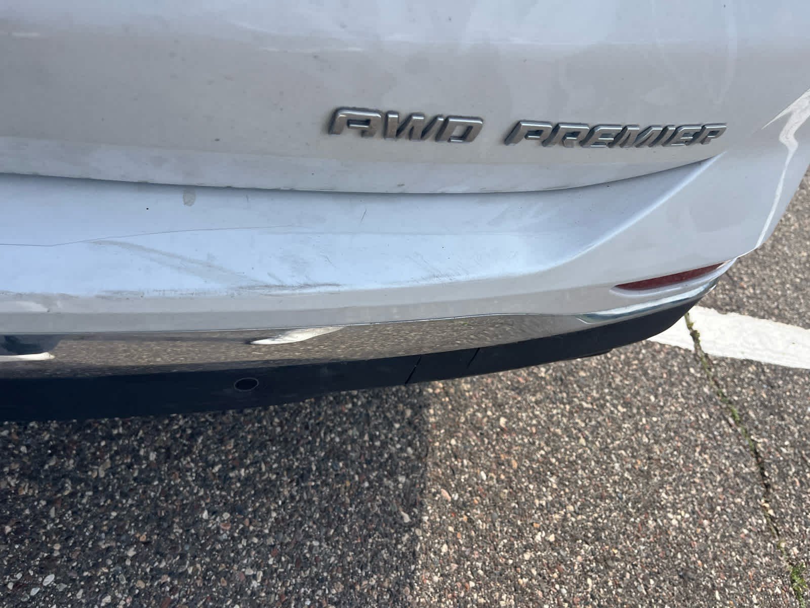 Used 2019 Iridescent Pearl Tricoat Chevrolet Premier image 7