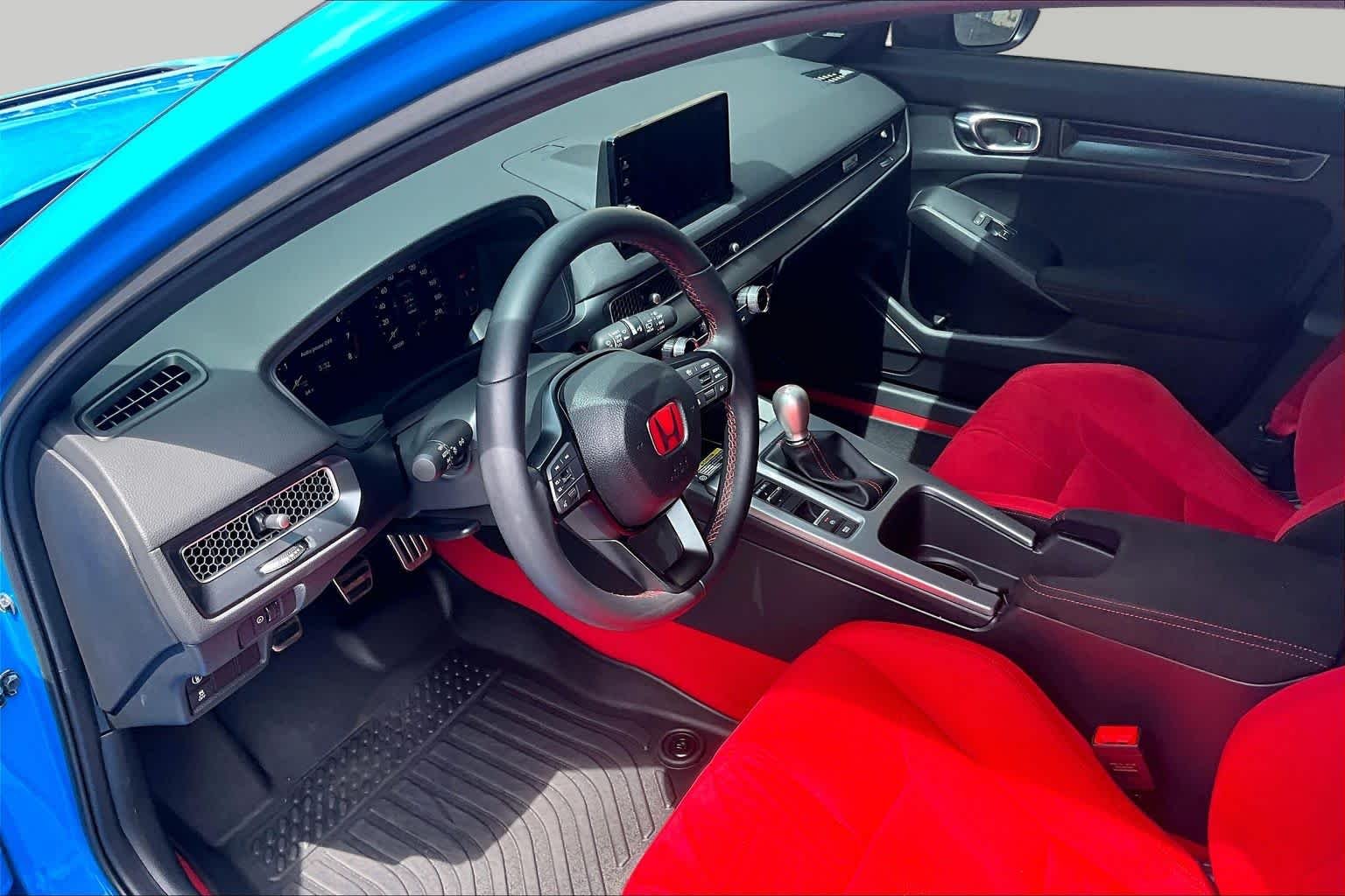 Used 2025 Boost Blue Pearl Honda  image 17