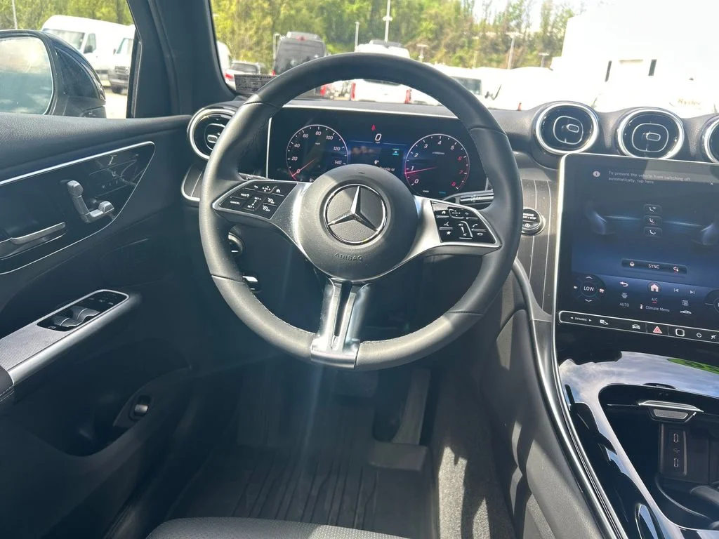 Used 2026 Black Mercedes-Benz GLC 300 image 13