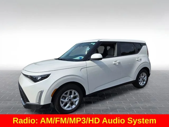Used 2025 White Kia LX image 4