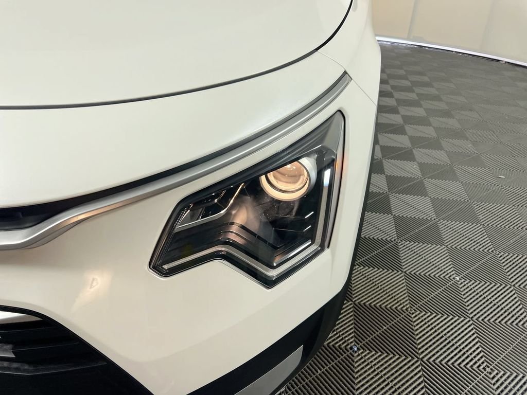 New 2026 Snow White Pearl Kia EX image 10