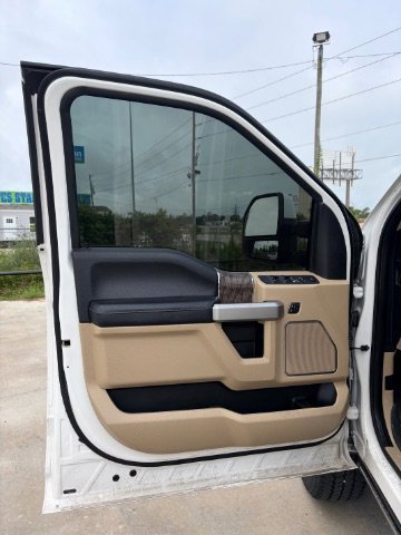 Used 2019 White Ford LARIAT image 21