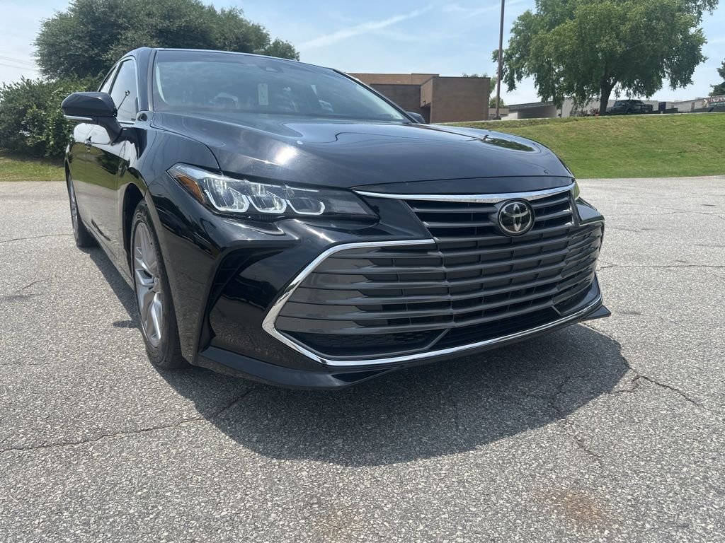 Used 2019 Midnight Black Metallic Toyota XLE image 1