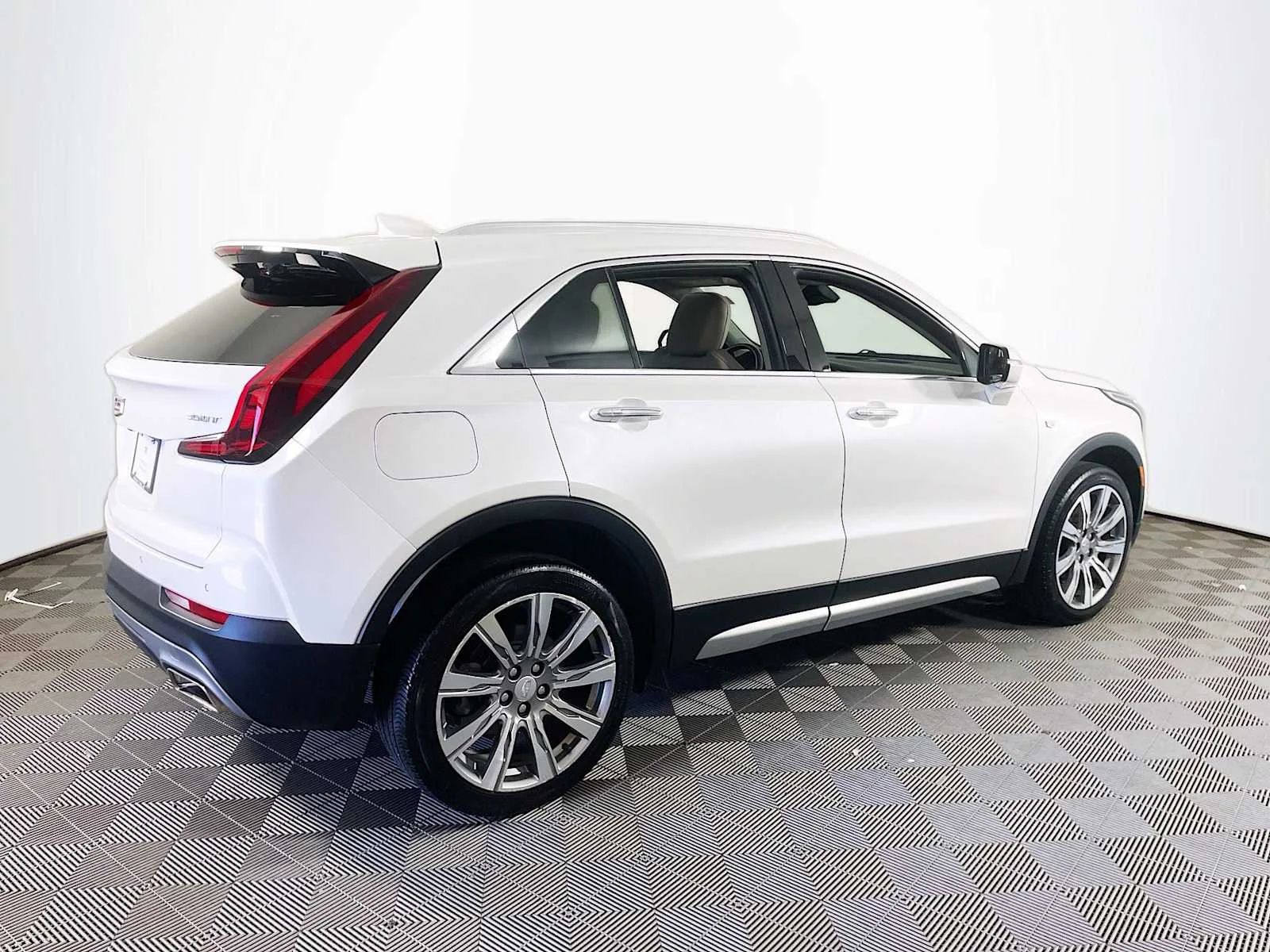 Used 2023 Crystal White Tricoat Cadillac AWD Premium Luxury image 4