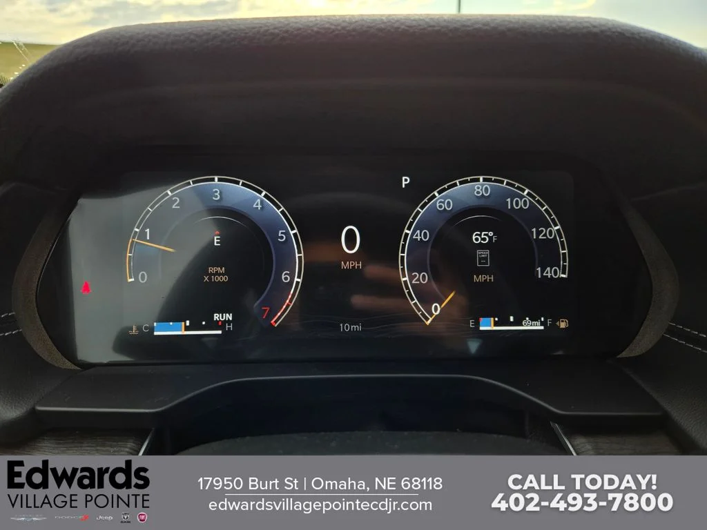 New 2026 Baltic Gray Metallic Clear-Coat Exterior Paint Jeep Laredo Altitude image 18