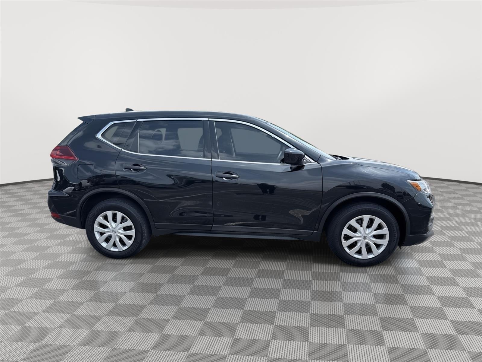 Used 2020 Magnetic Black Pearl Nissan S image 14