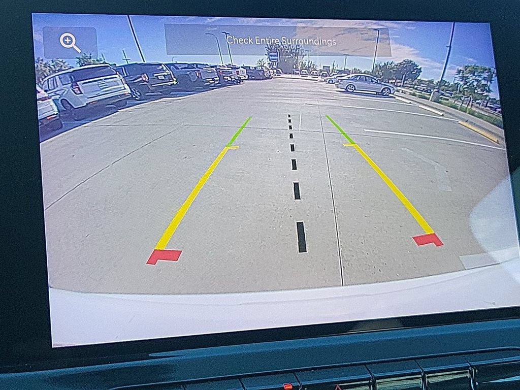 Used 2022 White Jeep Latitude FWD image 20