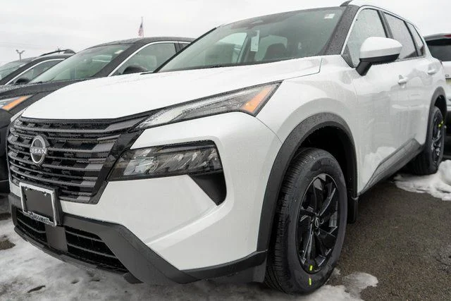 New 2026 Everest White Pearl TriCoat Nissan SV image 1