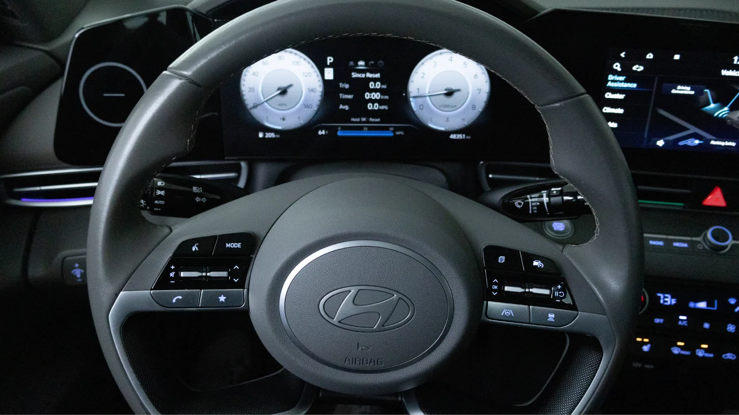Used 2025 White Hyundai SEL Convenience image 18