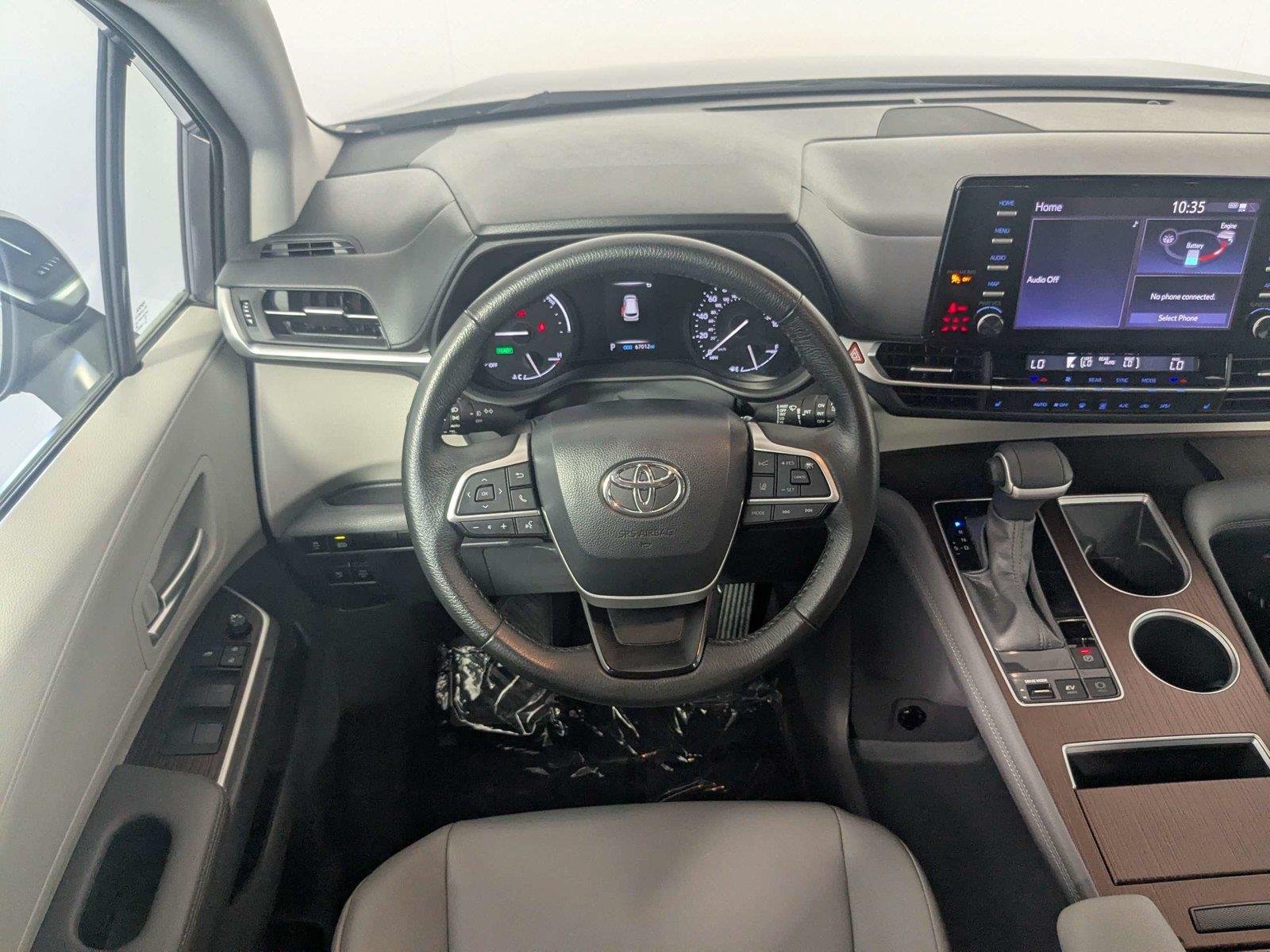 2024 Toyota Sienna XLE - Photo 39