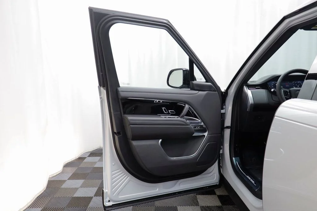 New 2026 Silver Land Rover SE image 5