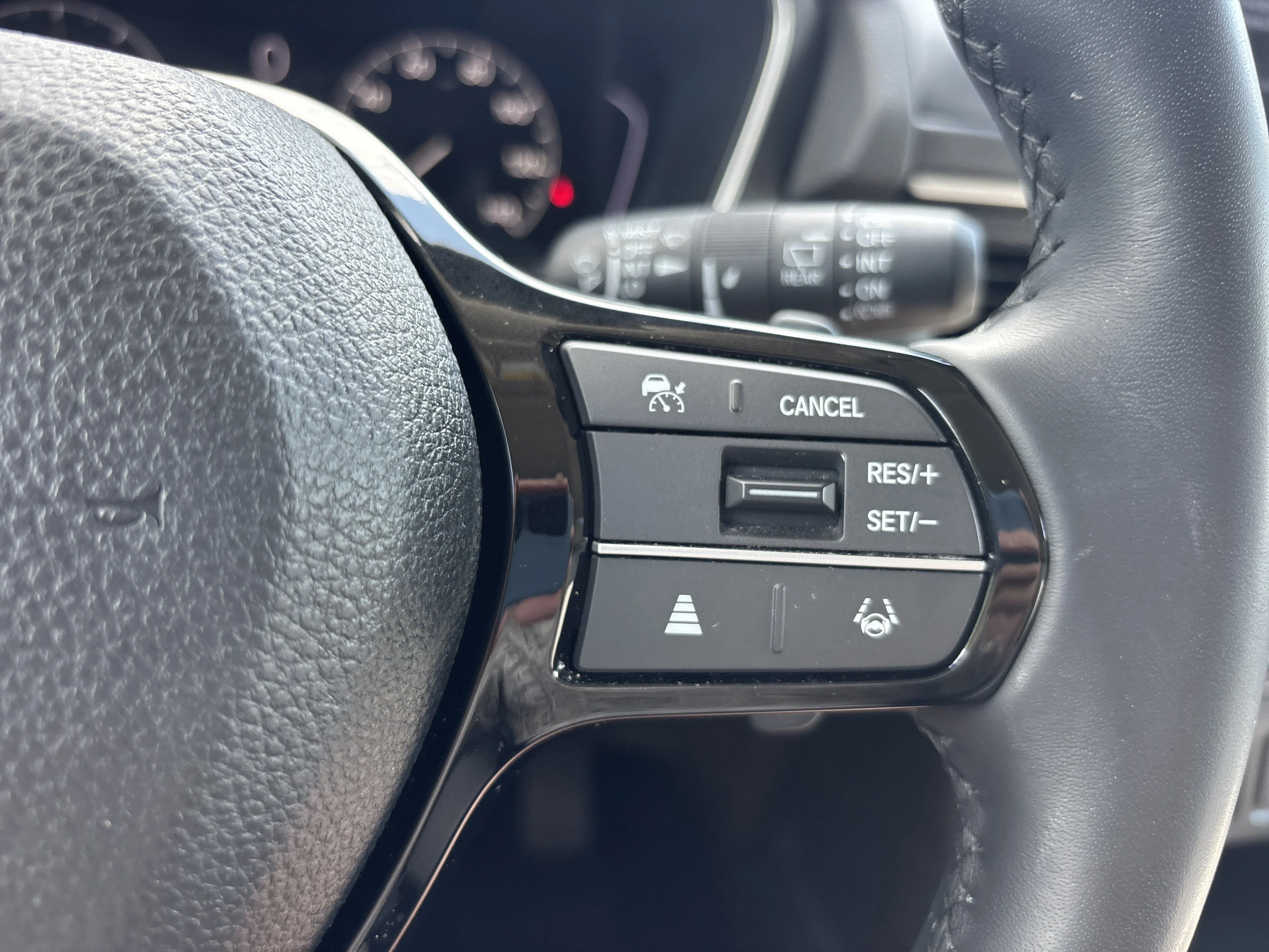 Used 2025 Platinum White Pearl Honda EX-L AWD image 27