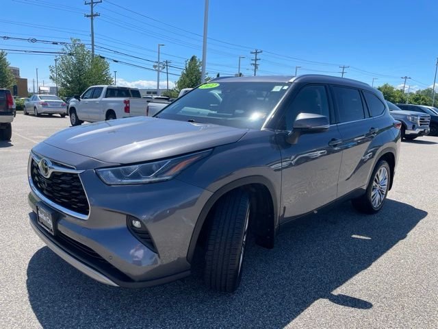 Used 2022 Gray Toyota Platinum image 3