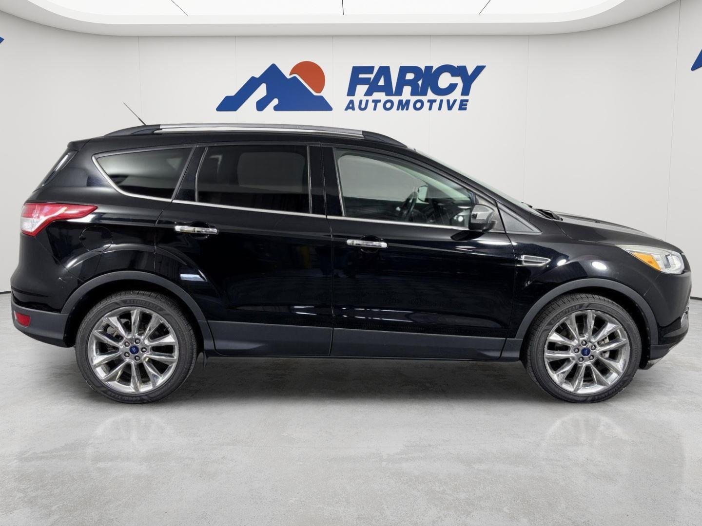 Used 2016 Shadow Black Ford SE image 9