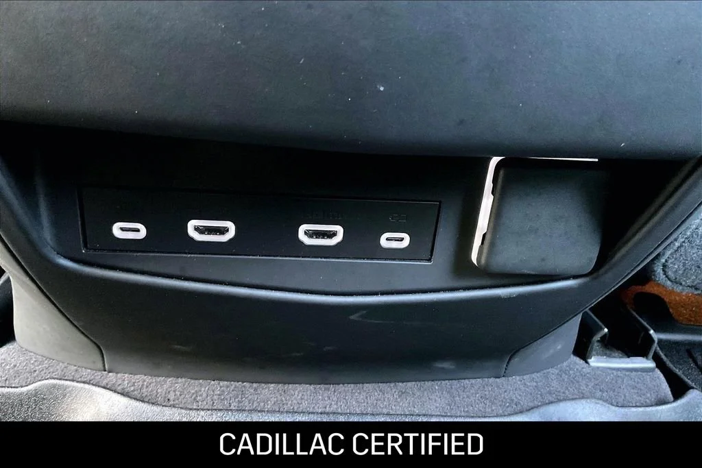 2024 Cadillac Escalade ESV V-Series - Photo 37