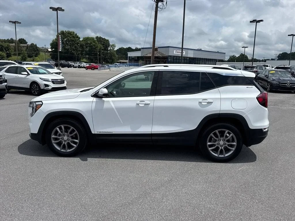 Used 2023 Summit White GMC SLT image 2