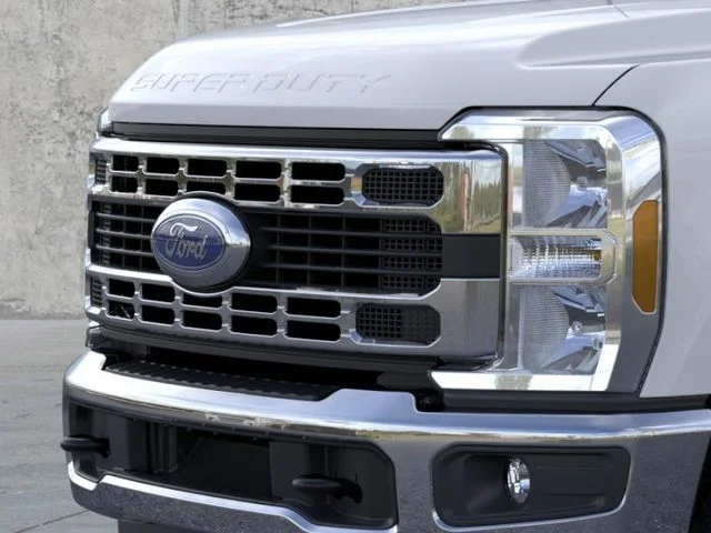 New 2026 Oxford White Ford XLT image 17