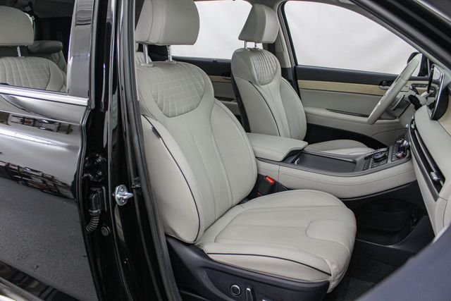 Used 2024 Black Hyundai Limited image 19