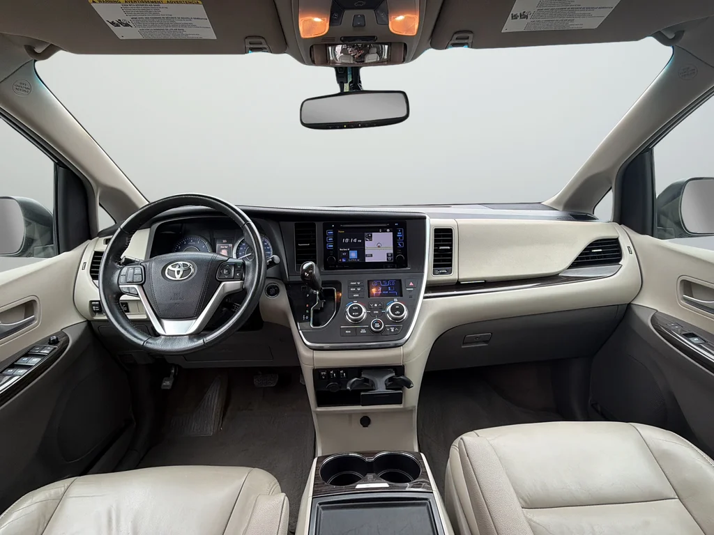 Used 2016 Black Toyota XLE image 9