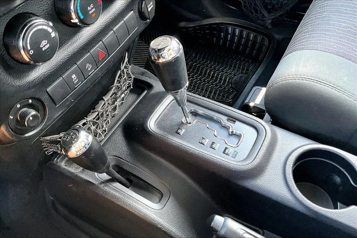 Used 2012  Jeep Sport image 18