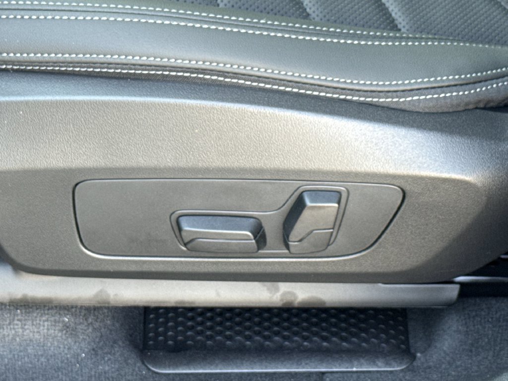 New 2027 Silver BMW xDrive28i image 12