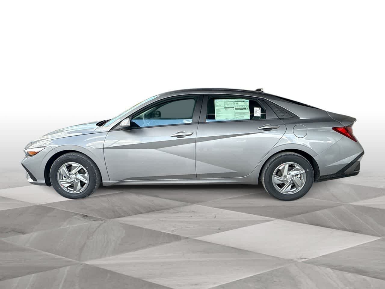 New 2026 Fluid Metal Hyundai SE image 5