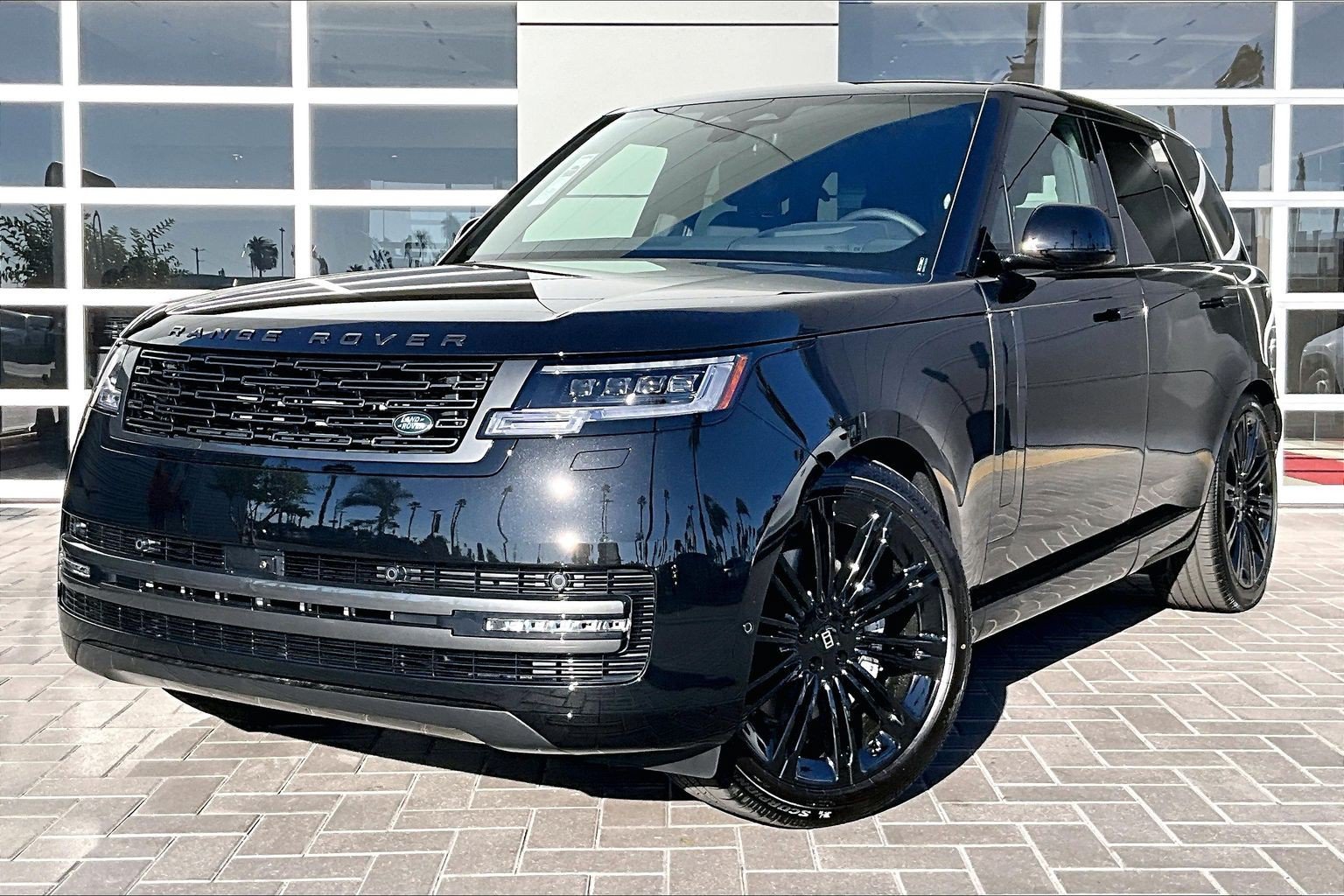 New 2027 Santorini Black Land Rover SE image 1