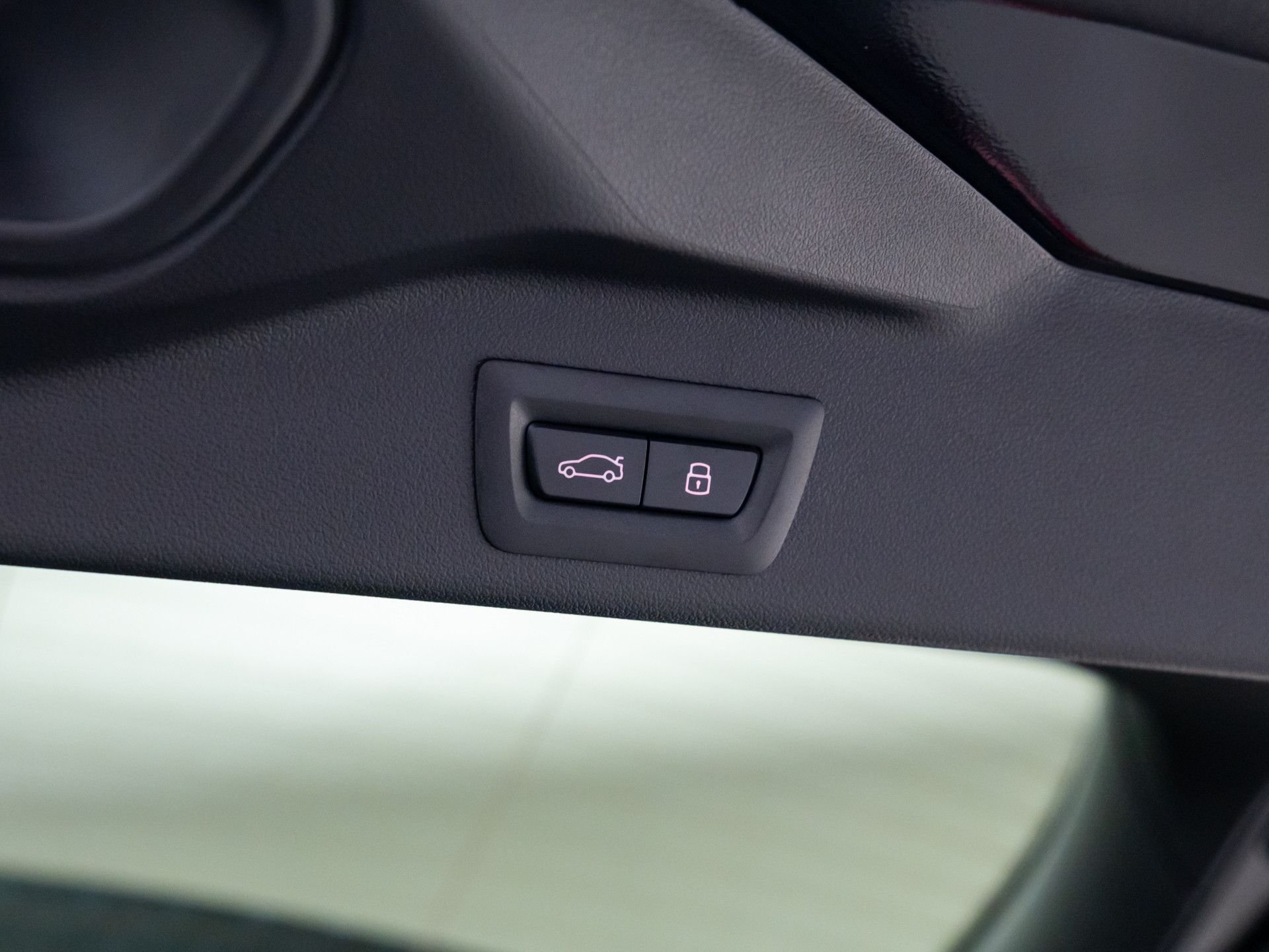 New 2026 Carbon Black Metallic BMW xDrive40i image 31