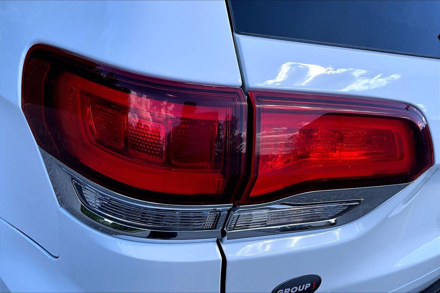 Used 2021 Bright White Clearcoat Jeep Limited image 28