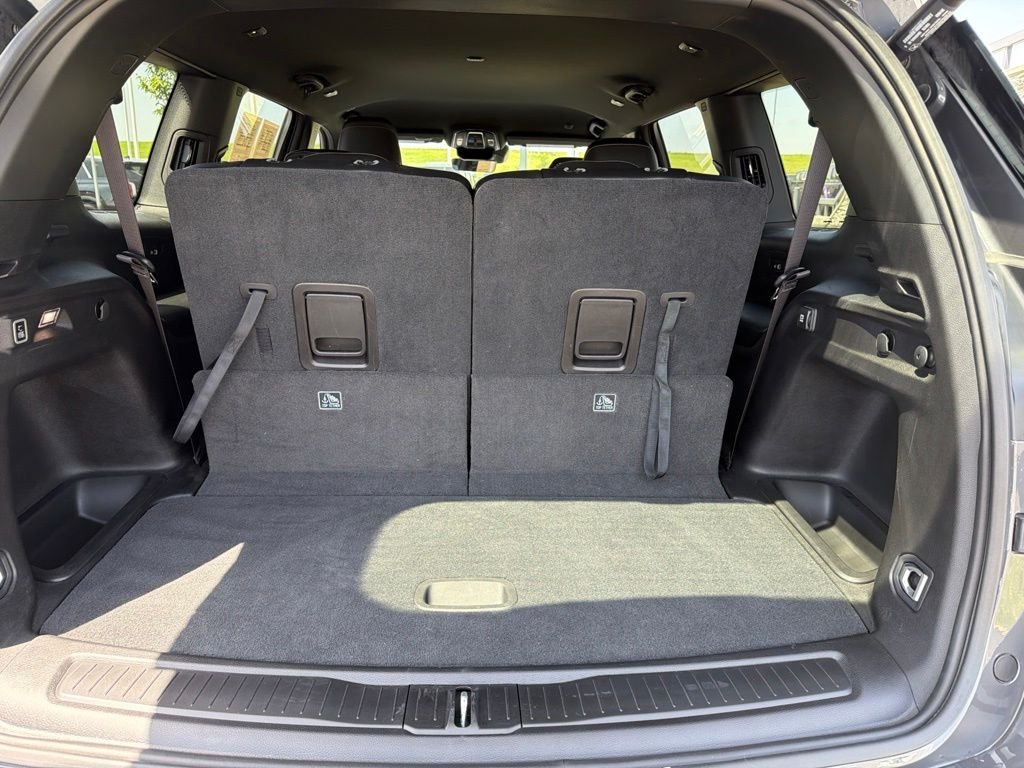 Used 2025 Gray Jeep Limited image 15