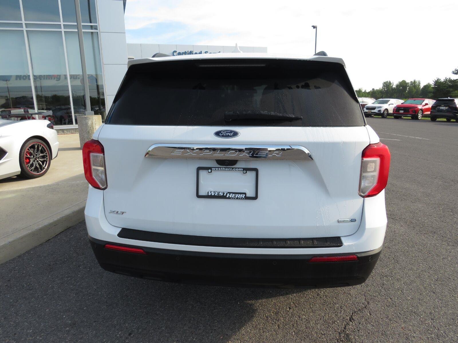 Used 2020 Oxford White Ford XLT image 9