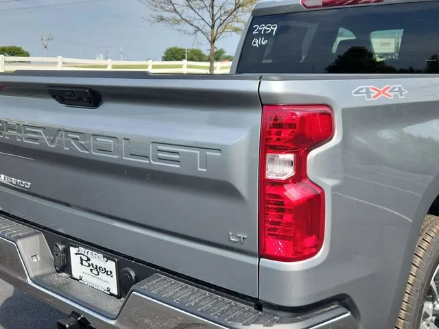 New 2026 Sterling Gray Metallic Chevrolet LT (2FL) image 11
