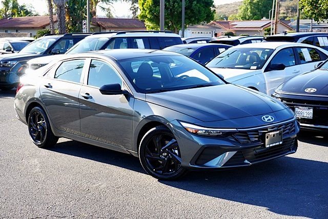 Used 2026 Gray Hyundai SEL Sport image 2