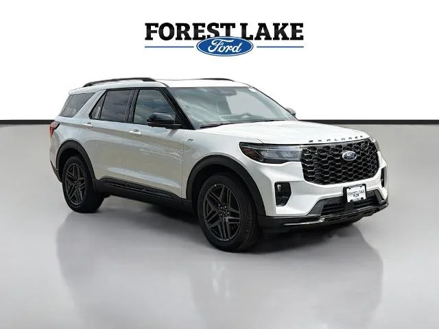 New 2026 Star White Metallic Tri-Coat Ford ST-Line image 1