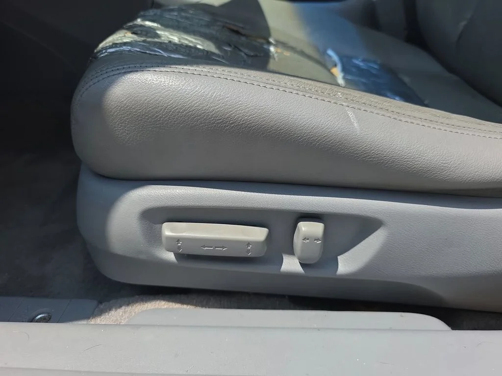 Used 2008 Silver Acura Base image 15