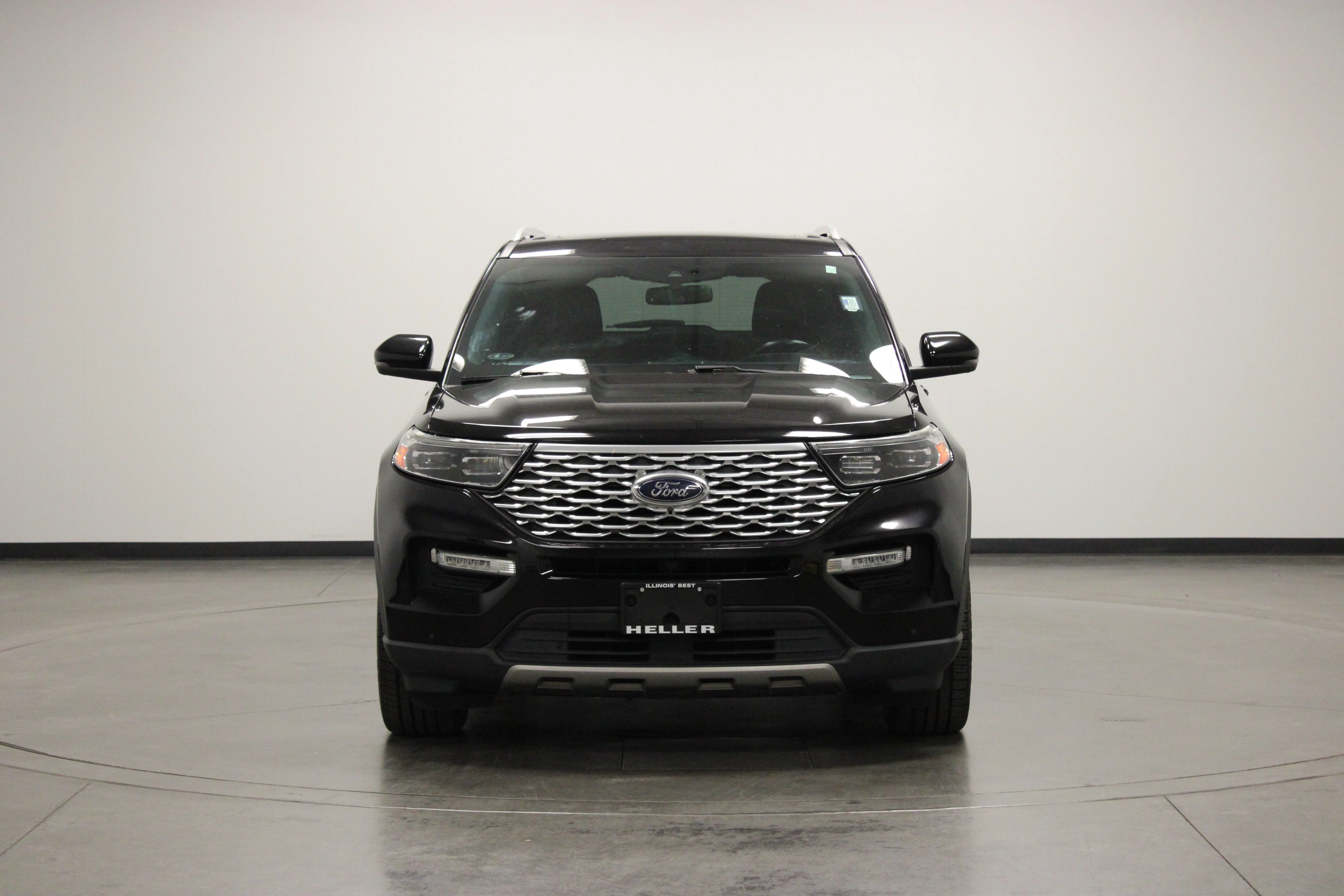 Used 2022 Agate Black Metallic Ford Platinum image 3
