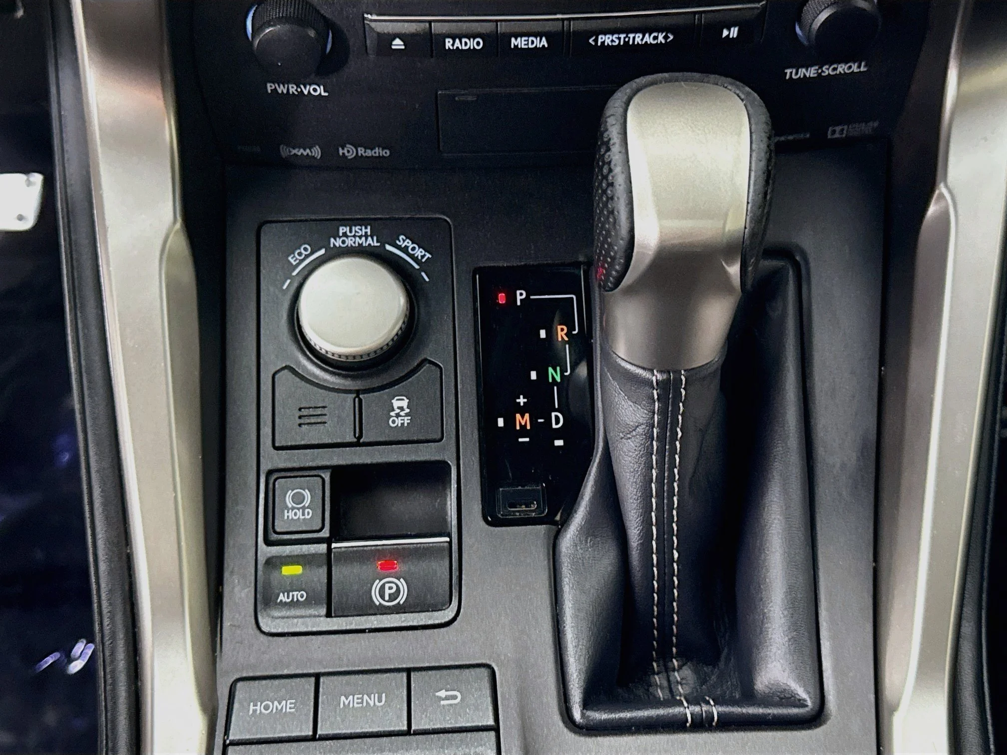 Used 2016  Lexus FWD 4dr image 19