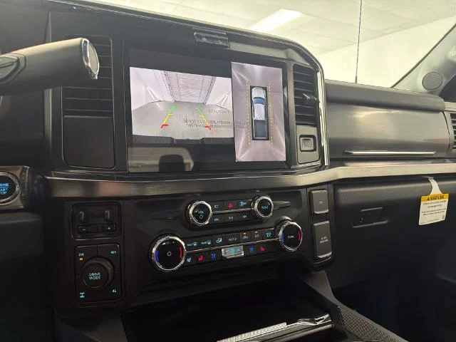 New 2027 Oxford White Ford F-250® Lariat® image 32