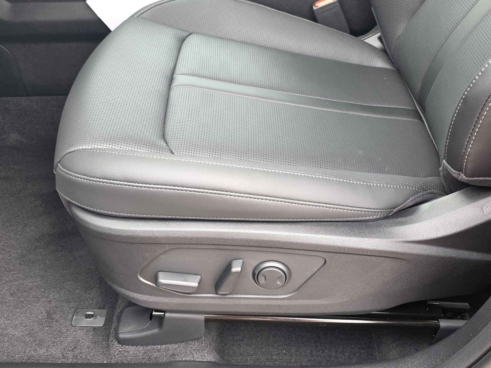 New 2026 Gray Kia S image 17