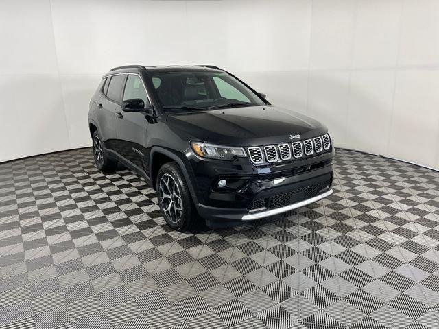 New 2026 Diamond Black Crystal Pearl-Coat Exterior Paint Jeep Limited image 29