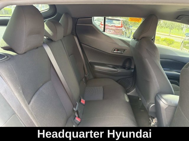 Used 2018 Silver Toyota XLE image 17