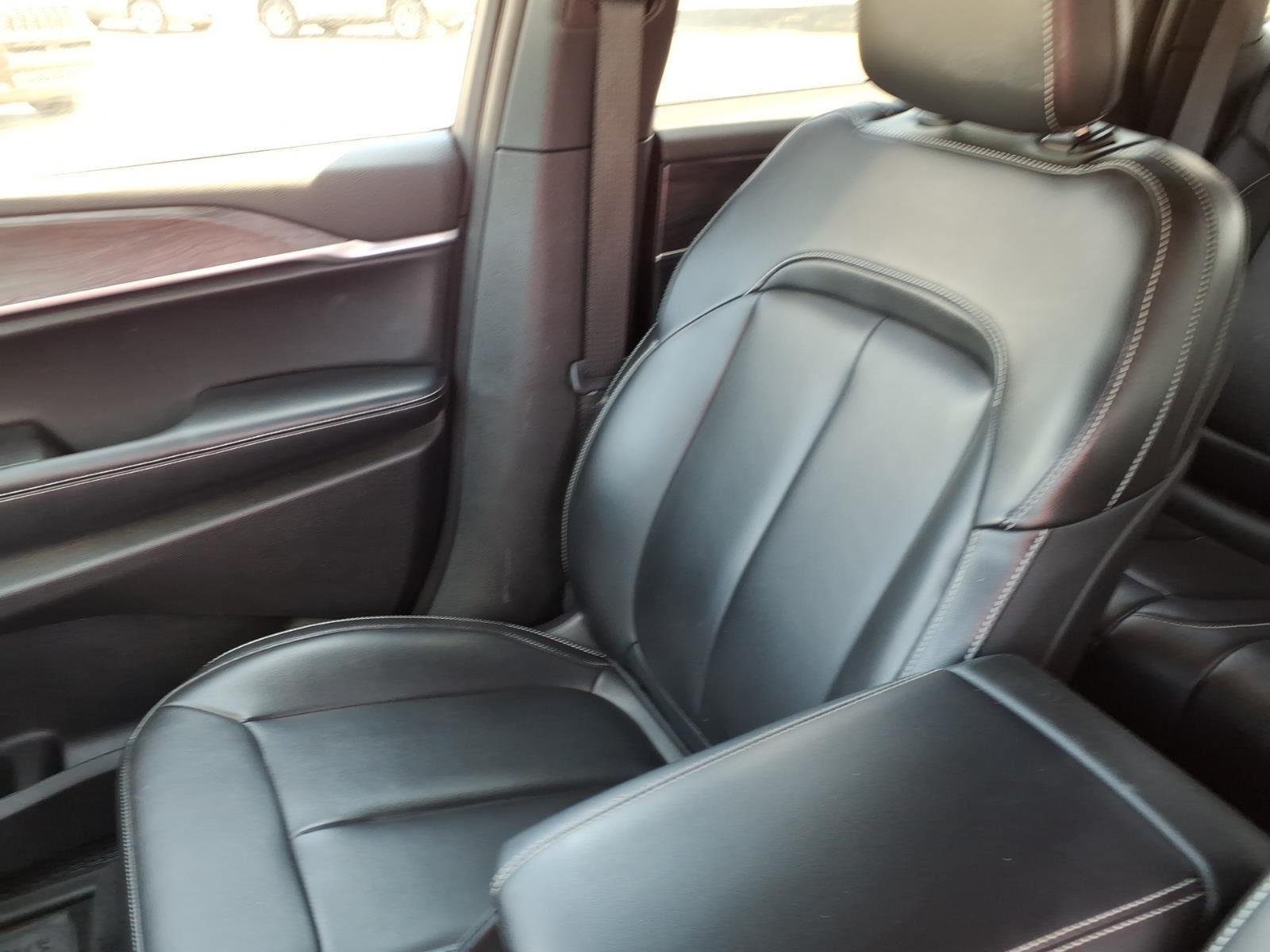 Used 2025 Silver Zynith Jeep Limited image 19