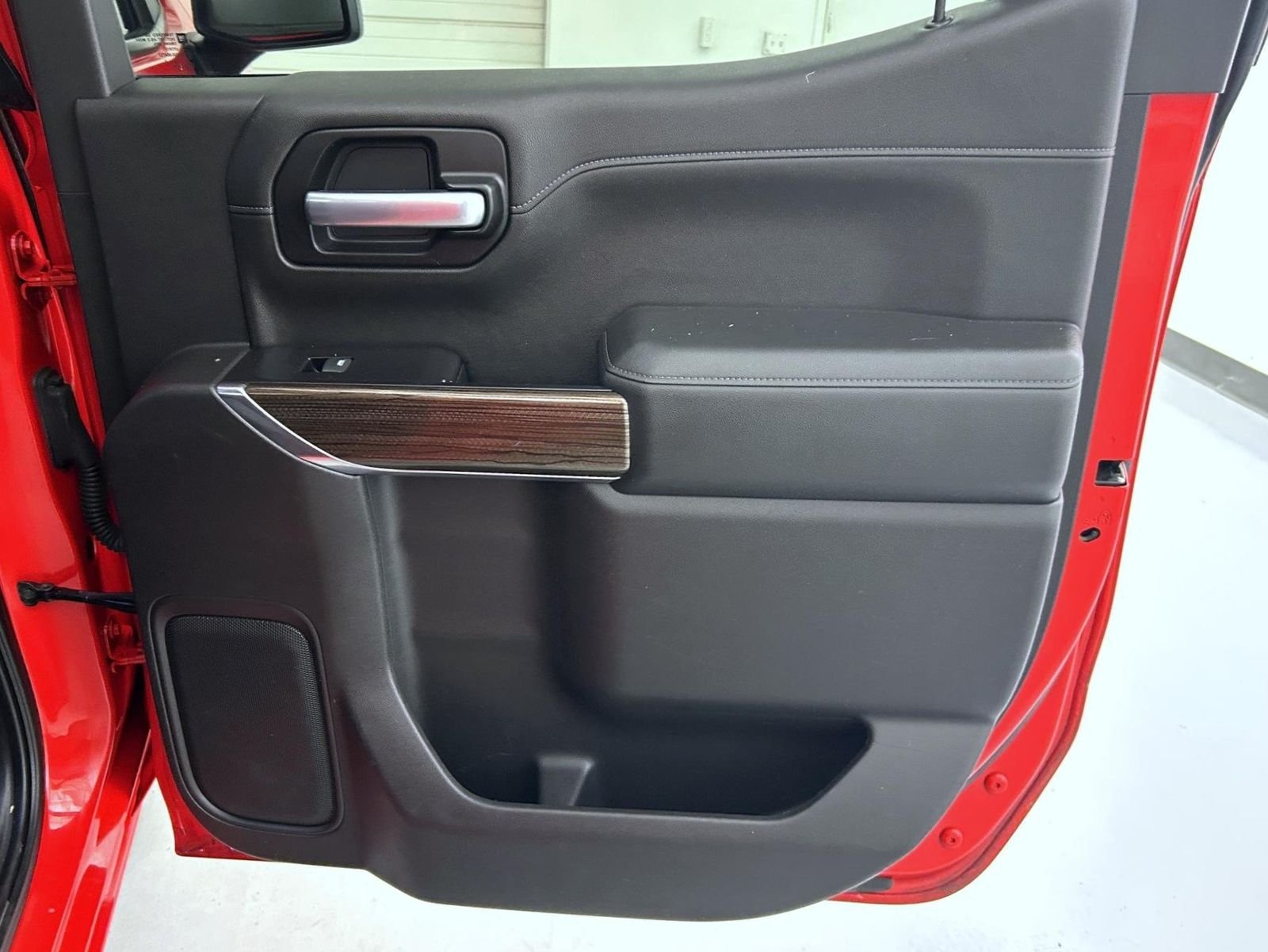 Used 2019 Red Chevrolet RST image 17