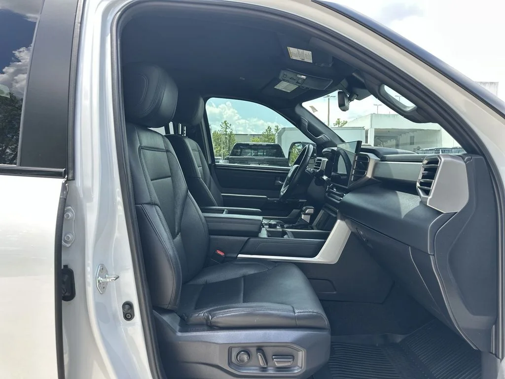 2025 Toyota Tundra Limited - Photo 27
