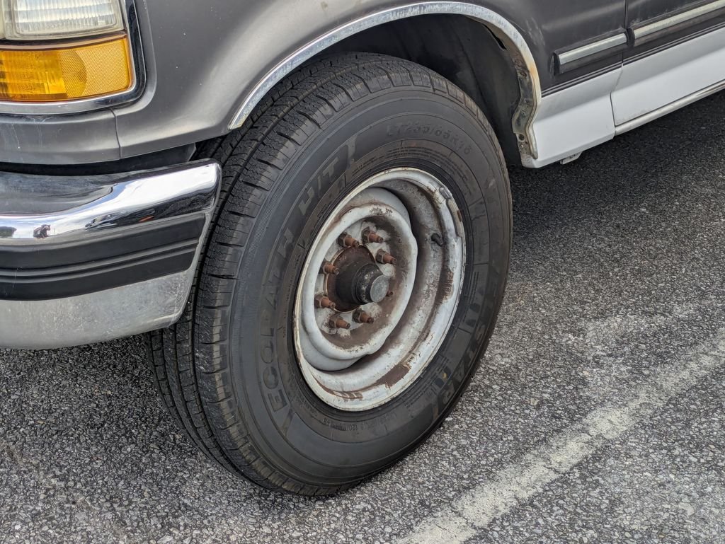 Used 1993  Ford XL HD image 4