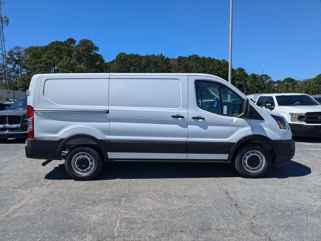 New 2027 White Ford Base image 4