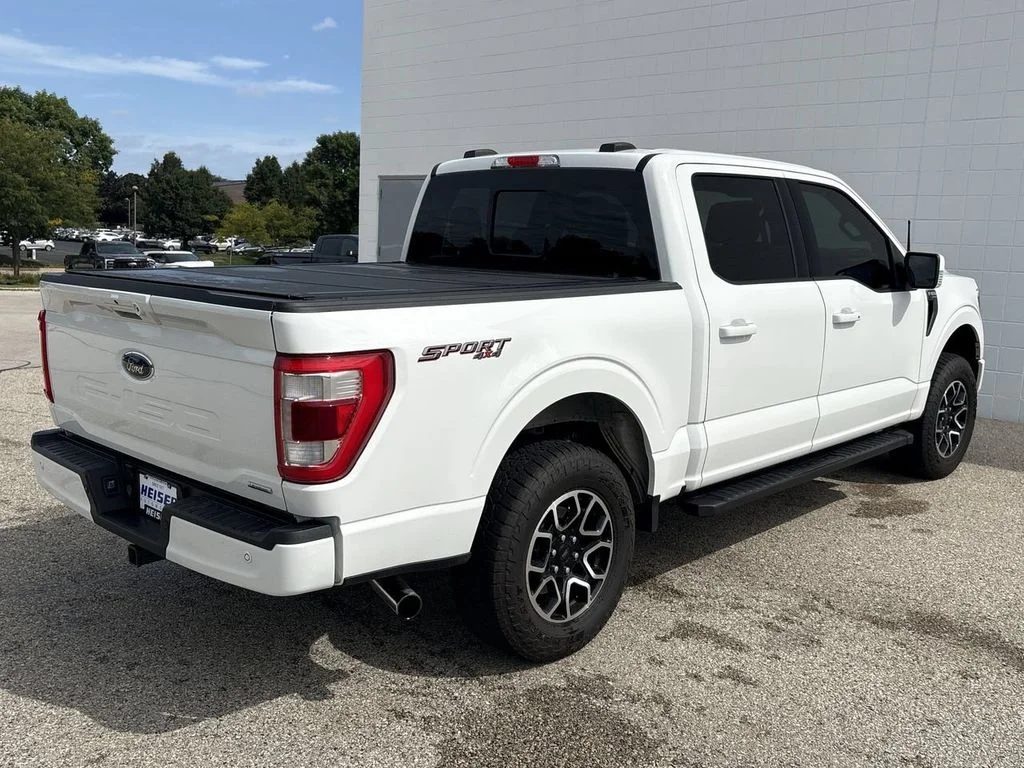 Used 2021  Ford Lariat image 13