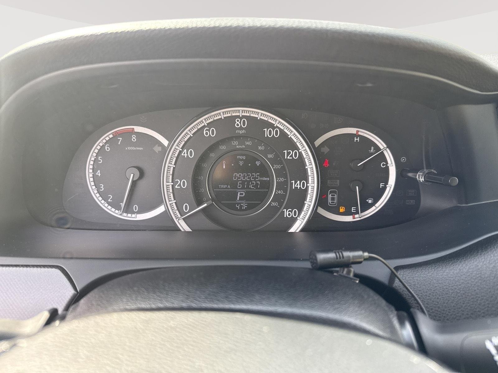 Used 2013 Honda Accord LX with VIN 1HGCR2F33DA193648 for sale in Kansas City