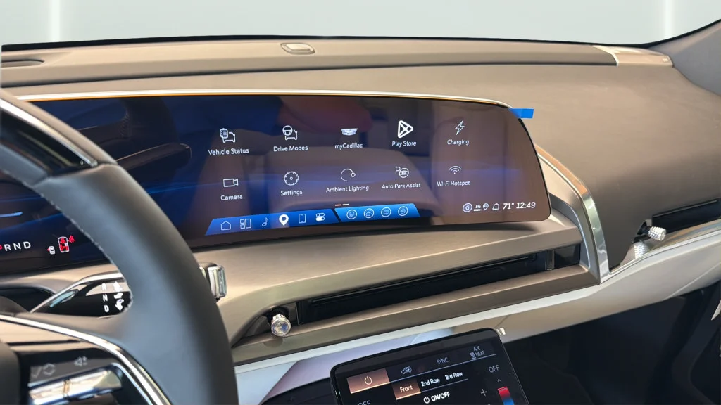 2027 Cadillac VISTIQ Sport - Photo 13